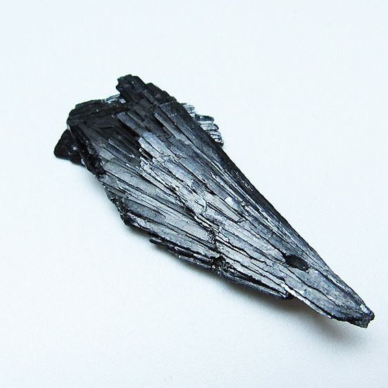 ブラック カイヤナイト 原石[T697-3888]