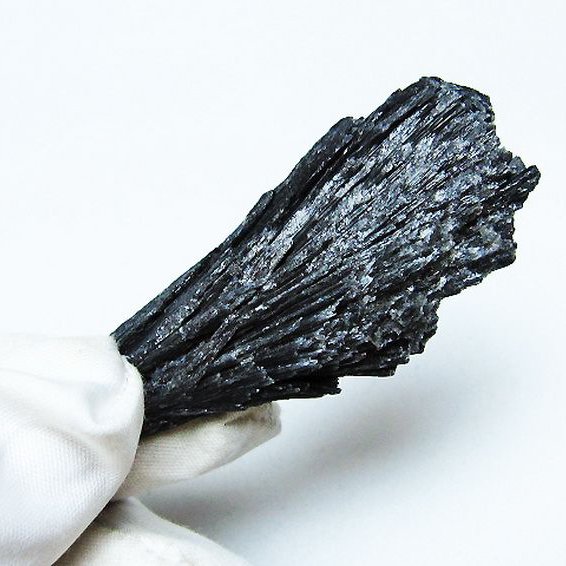 ブラック カイヤナイト 原石[T697-3893]