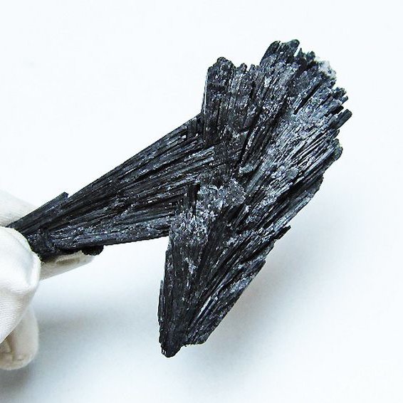 ブラック カイヤナイト 原石[T697-3931]