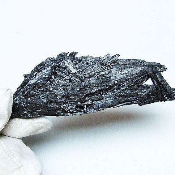 ブラック カイヤナイト 原石[T697-3955]