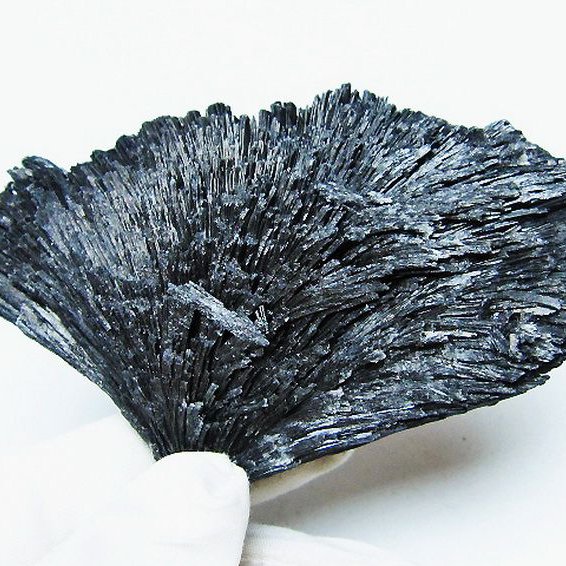 ブラック カイヤナイト 原石[T697-3966]