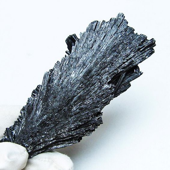 ブラック カイヤナイト 原石[T697-3970]