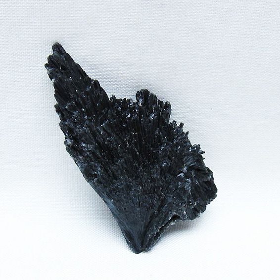 ブラック カイヤナイト 原石 [t697-4198]