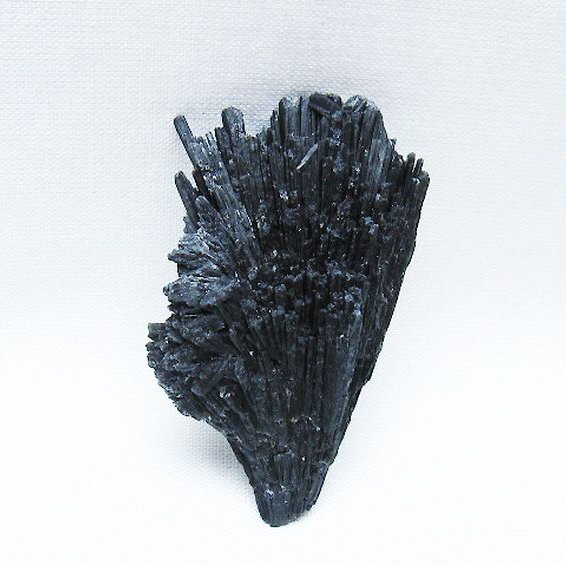 ブラック カイヤナイト 原石 [t697-4223]