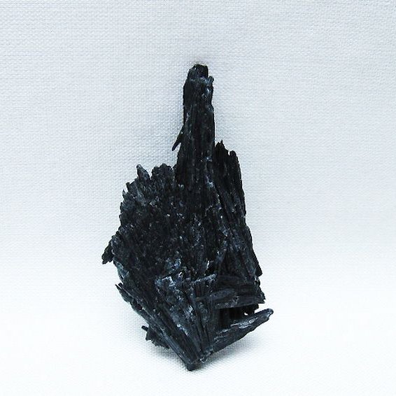 ブラック カイヤナイト 原石 [t697-4293]