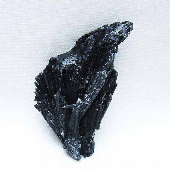 ブラック カイヤナイト 原石 [t697-4353]