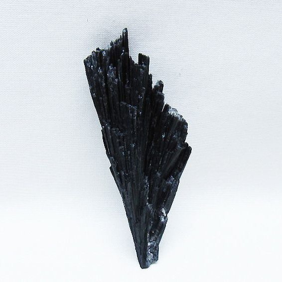 ブラック カイヤナイト 原石 [t697-4384]