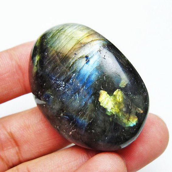 ラブラドライト 原石 [t703-4742]