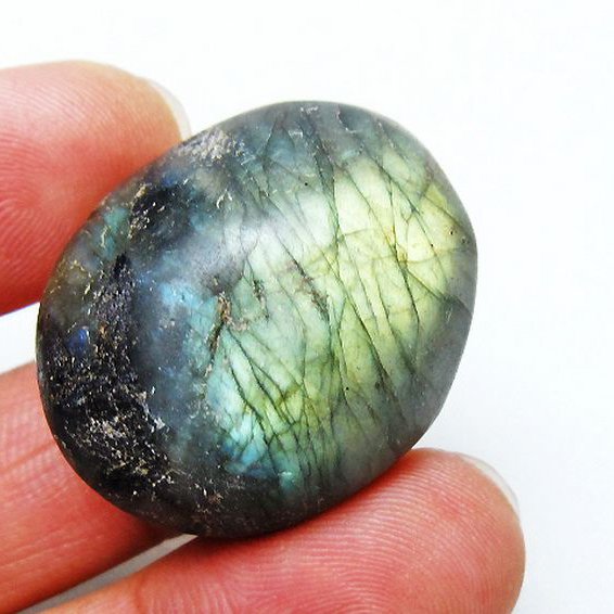 ラブラドライト 原石 [t703-4778]