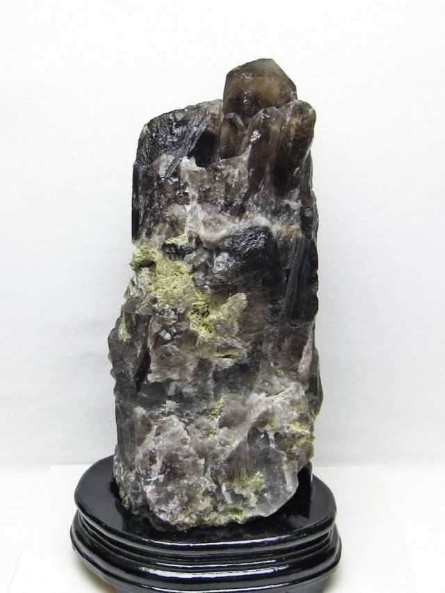 5.2Kg タイチンルチル入り ライトニング水晶 原石 [t704-1378]