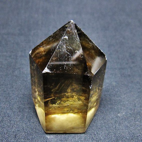 ライトニング水晶 六角柱[t705-7133]