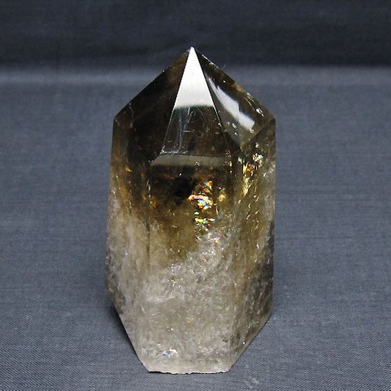 虹入り ライトニング水晶ガーデン水晶 六角柱[t705-7599]