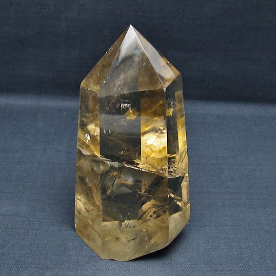 ライトニング水晶 六角柱[t705-7638]