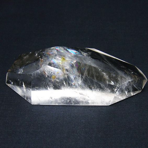 虹入り ヒマラヤ水晶 原石 [t72-3120]