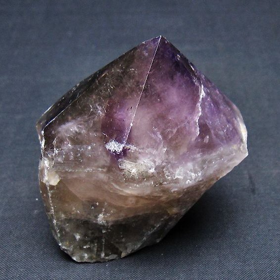 アメジスト 六角柱[t720-1197]