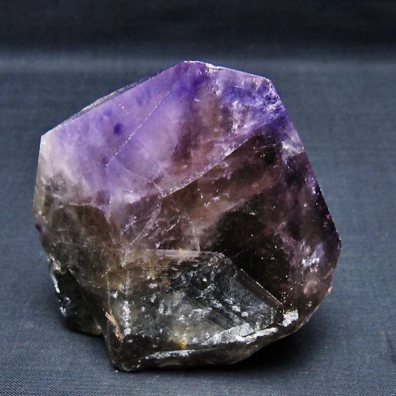 アメジスト 六角柱[T720-1328]