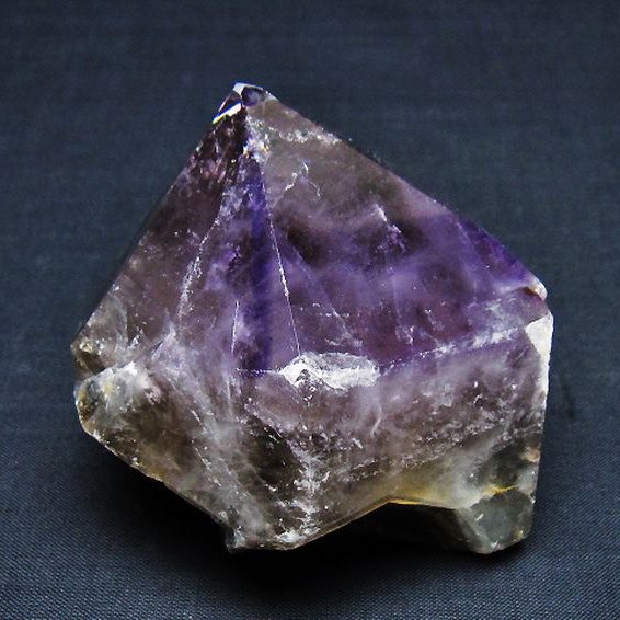 アメジスト 六角柱[T720-1353]