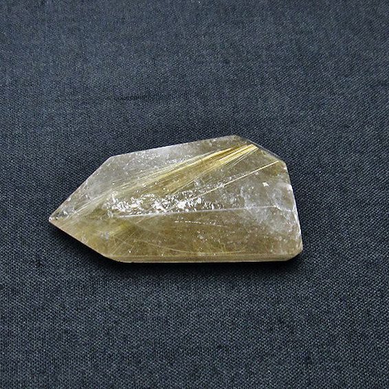 スモーキークォーツ 原石 ゴールドタイチンルチル 虹 六角柱 スモーキークォーツ 原石 ゴールドタイチンルチル 虹 六角柱