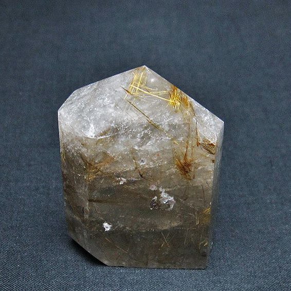 ゴールドタイチンルチル 六角柱[T725-2593]