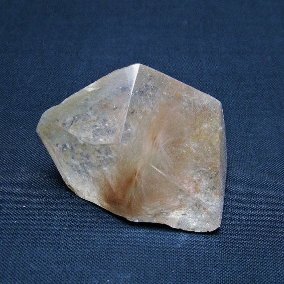 プラチナルチル 原石[T725-2707]