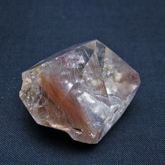 プラチナルチル 原石[T725-2708]