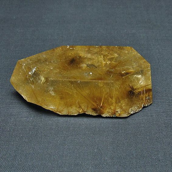 ゴールドタイチンルチル 原石[T725-2716]