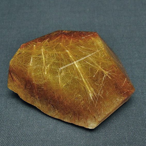 ゴールドタイチンルチル 原石[T725-2722]