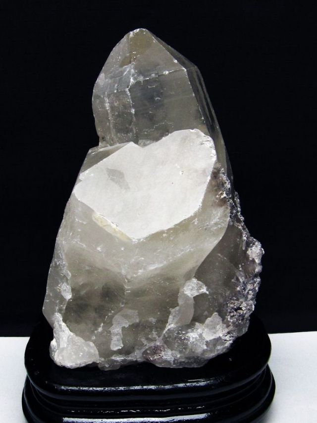 1.6Kg 雲母入り ヒマラヤ水晶 原石[T726-1429]