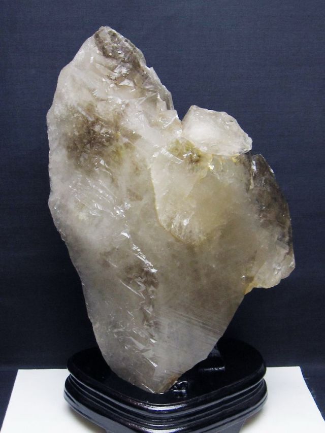 5.6Kg ライトニング水晶 原石[T735-3975]