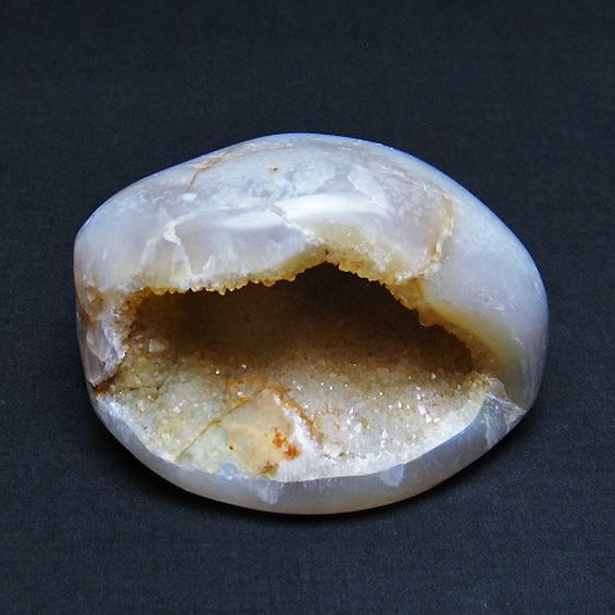 ウルグアイ産  アゲート水晶ドーム[T757-1695]