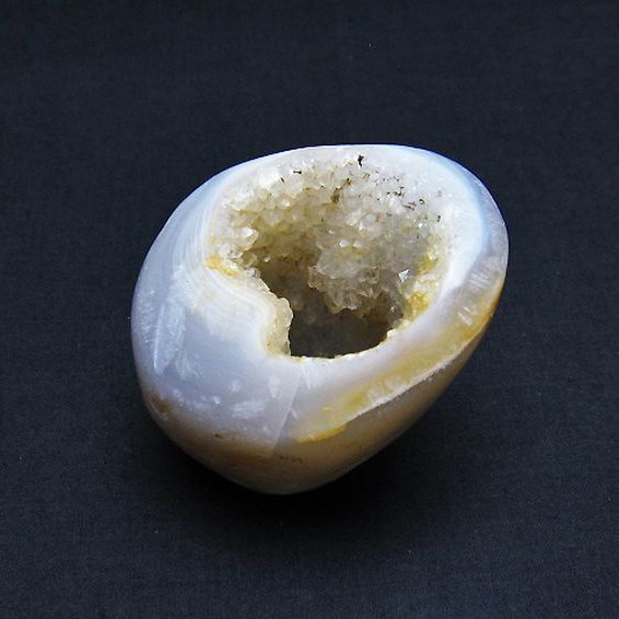ウルグアイ産  アゲート水晶ドーム[T757-1708]