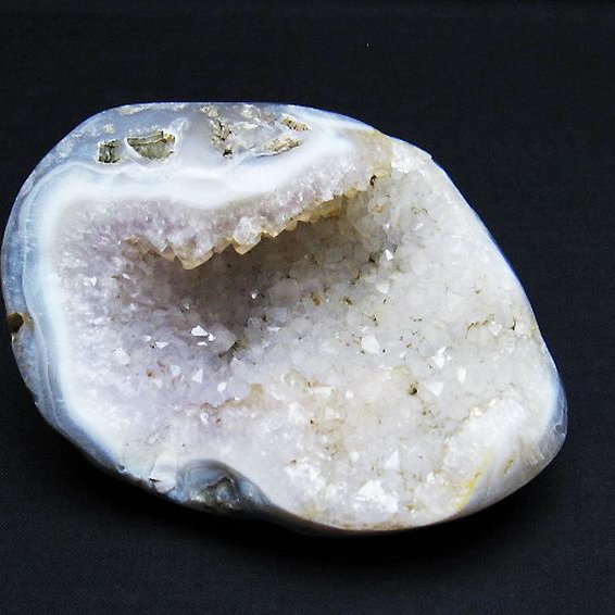 ウルグアイ産  アゲート水晶ドーム[T757-1805]