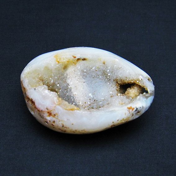 ウルグアイ産  アゲート水晶ドーム[T757-1809]