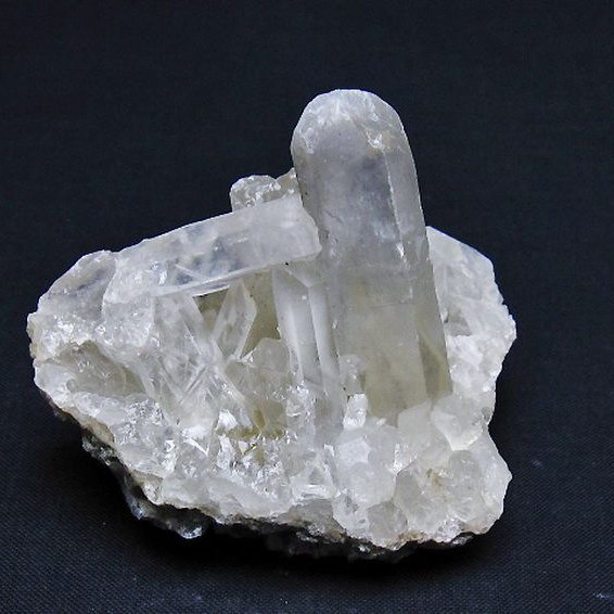 穏やかなヒマラヤ水晶/1点もの チベット産ヒマラヤ水晶クラスター 1点物 約175g 天然石・置き物