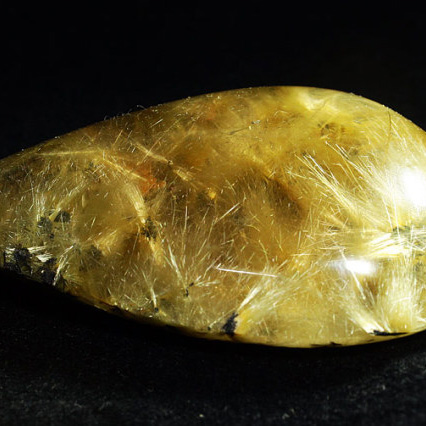 柔らかな密集ルチル！宝石クラスの限定品！エンジェルヘアー放射ゴールドタイチンルチル原石[t801-145]