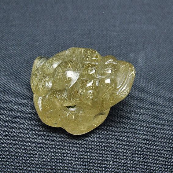 金針ルチルクォーツ 金蟾 置物 [t801-581]