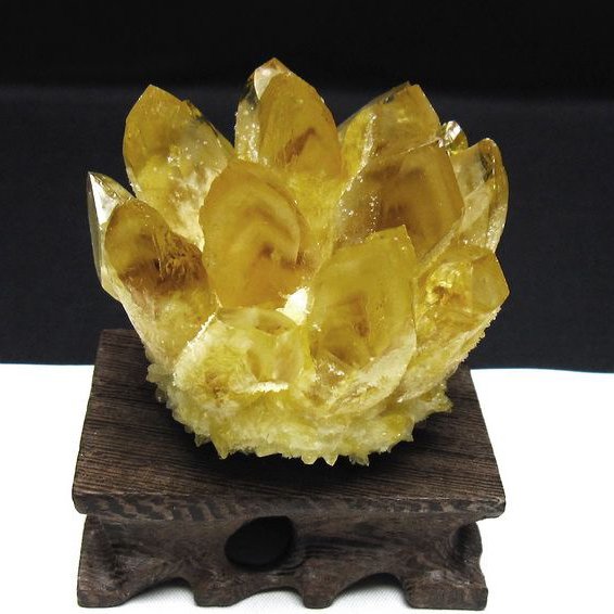 水晶クラスターの卸専門店｜パワーストーンと空間の浄化に最適