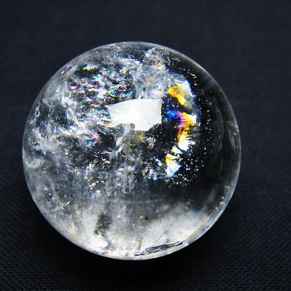 虹入り ヒマラヤ水晶 丸玉 25mm [t91-9169]