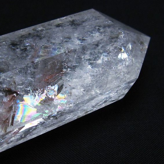 虹入り ヒマラヤ水晶 六角柱 [t98-2153]