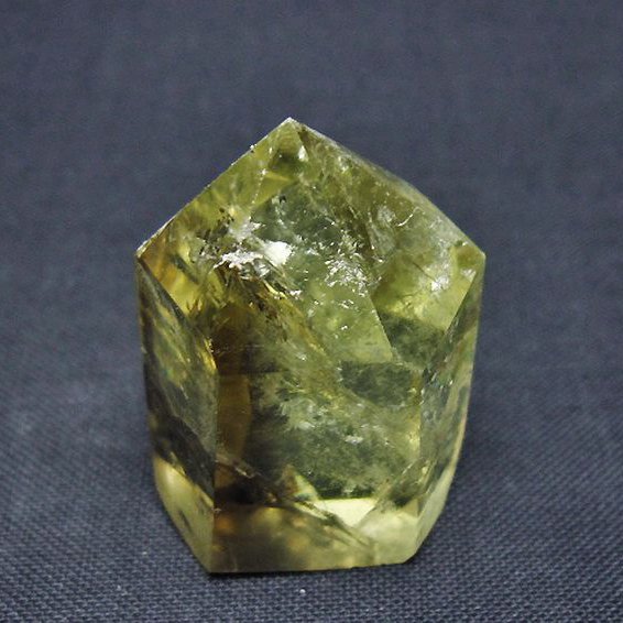 虹入り シトリン水晶 六角柱 [t98-2245]