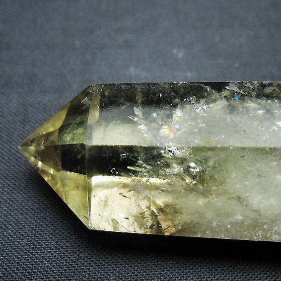 虹入り シトリン水晶 六角柱[T98-2276]