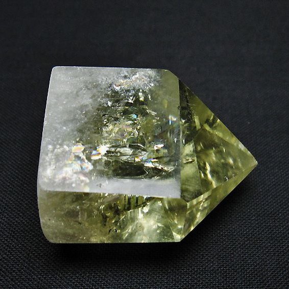 虹入り シトリン水晶 六角柱[T98-2348]