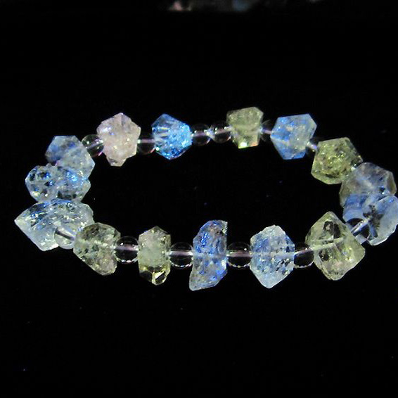 オイルインクォーツ （石油入り 水晶）  ブレスレット  パキスタン産 [T99-5188]