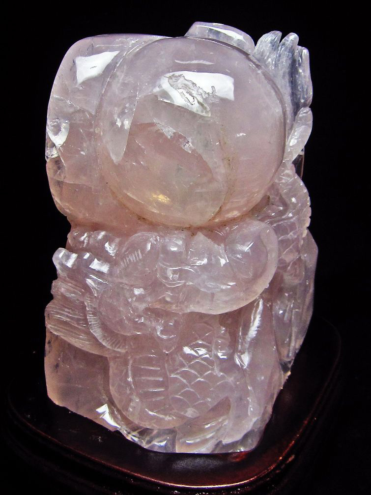 3Kg ローズクォーツ 手彫り 龍[M157-121]