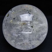 1.2Kg 虹入り ガーデン水晶 丸玉 95mm [T100-4695]