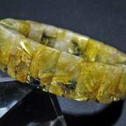 ゴールドタイチンルチル バングル [t107-4534]