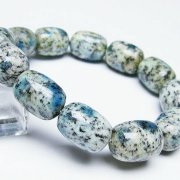 K2ストーン（K2ブルー）は神秘的な色合いと模様の天然石です