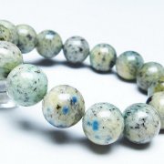 K2ストーン（K2ブルー）ブレスレットは神秘的な色合いと模様の