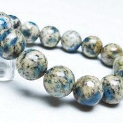 K2ストーン（K2ブルー）は神秘的な色合いと模様の天然石です