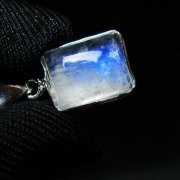 ムーンストーンペンダント